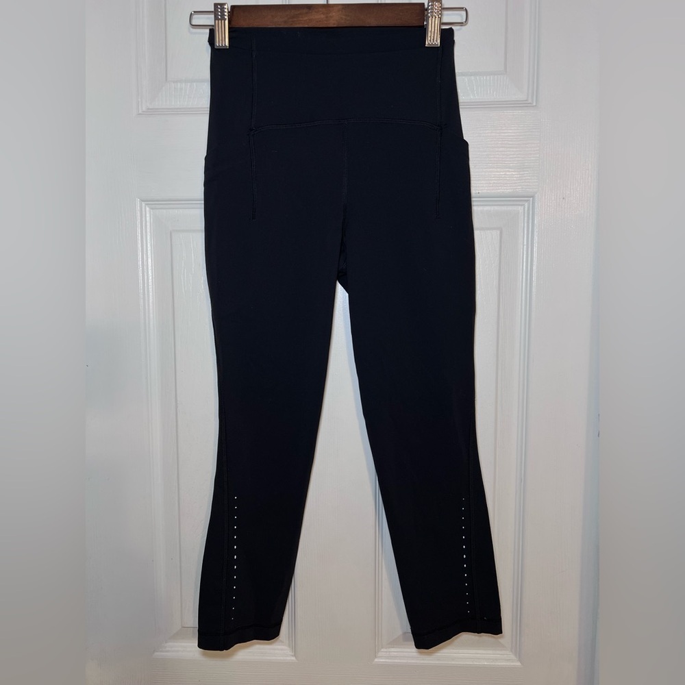 Lululemon Capri Leggings Women's‎ Black Size 2
